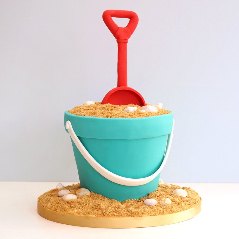 Bucket and Spade Cake Tutorial
