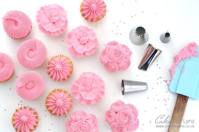 piping mini cupcakes