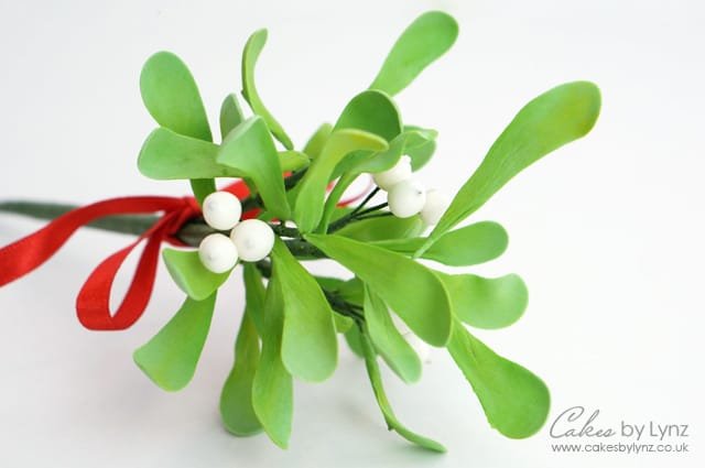 Gumpaste Mistletoe Tutorial