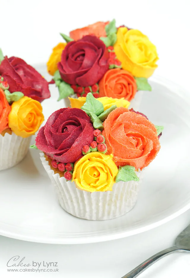 autumn rose buttercream flower bouquet cupcakes 6