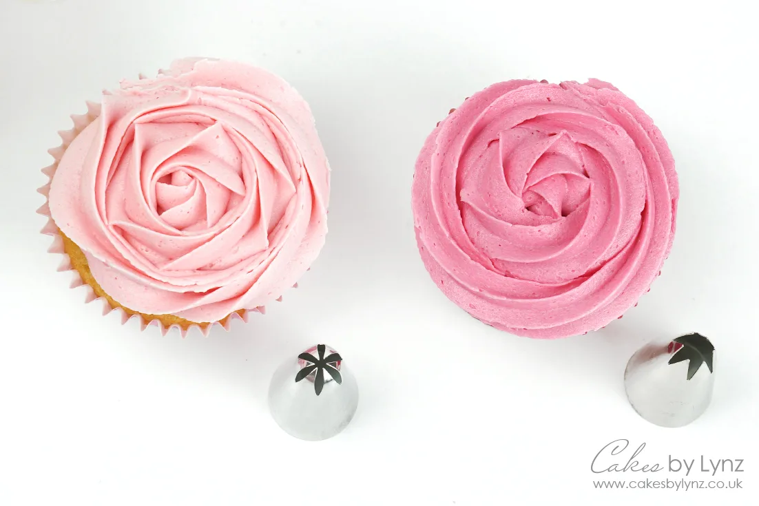rosettes with the 1m and 2d piping tips