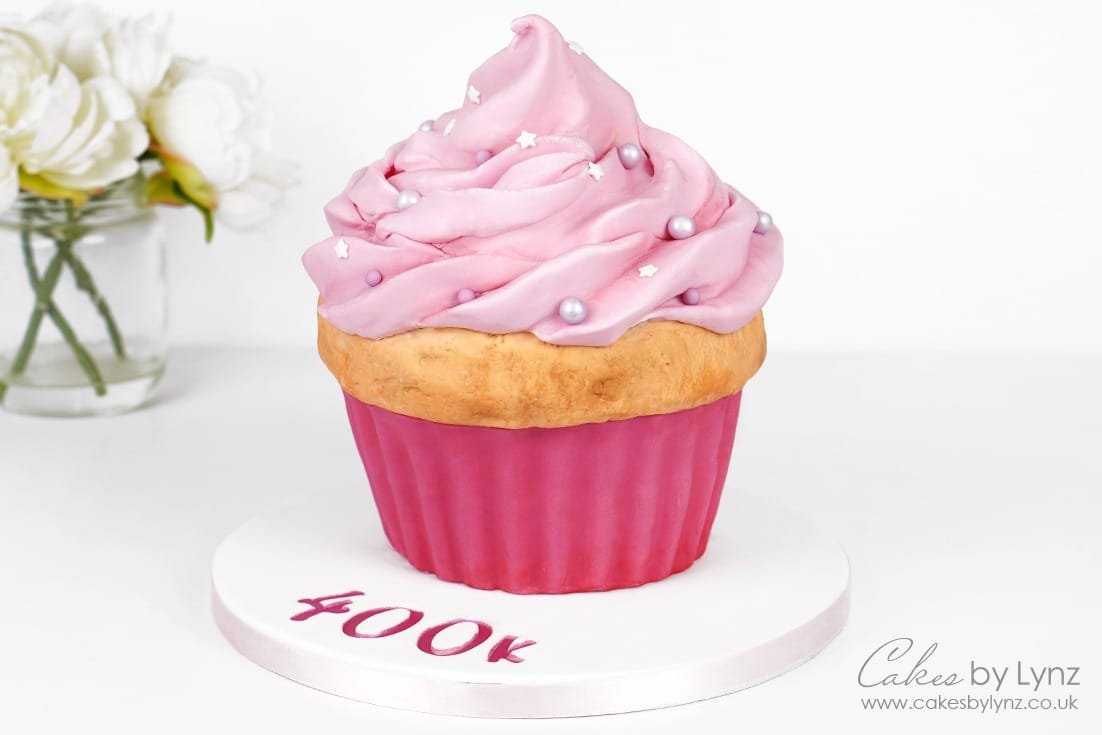How to make a Realistic Giant Cupcake – Plus 400k Subscribers