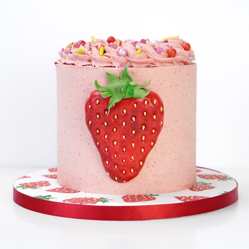 The Ultimate Strawberry Cake Recipe & Cake Decorating Tutorial