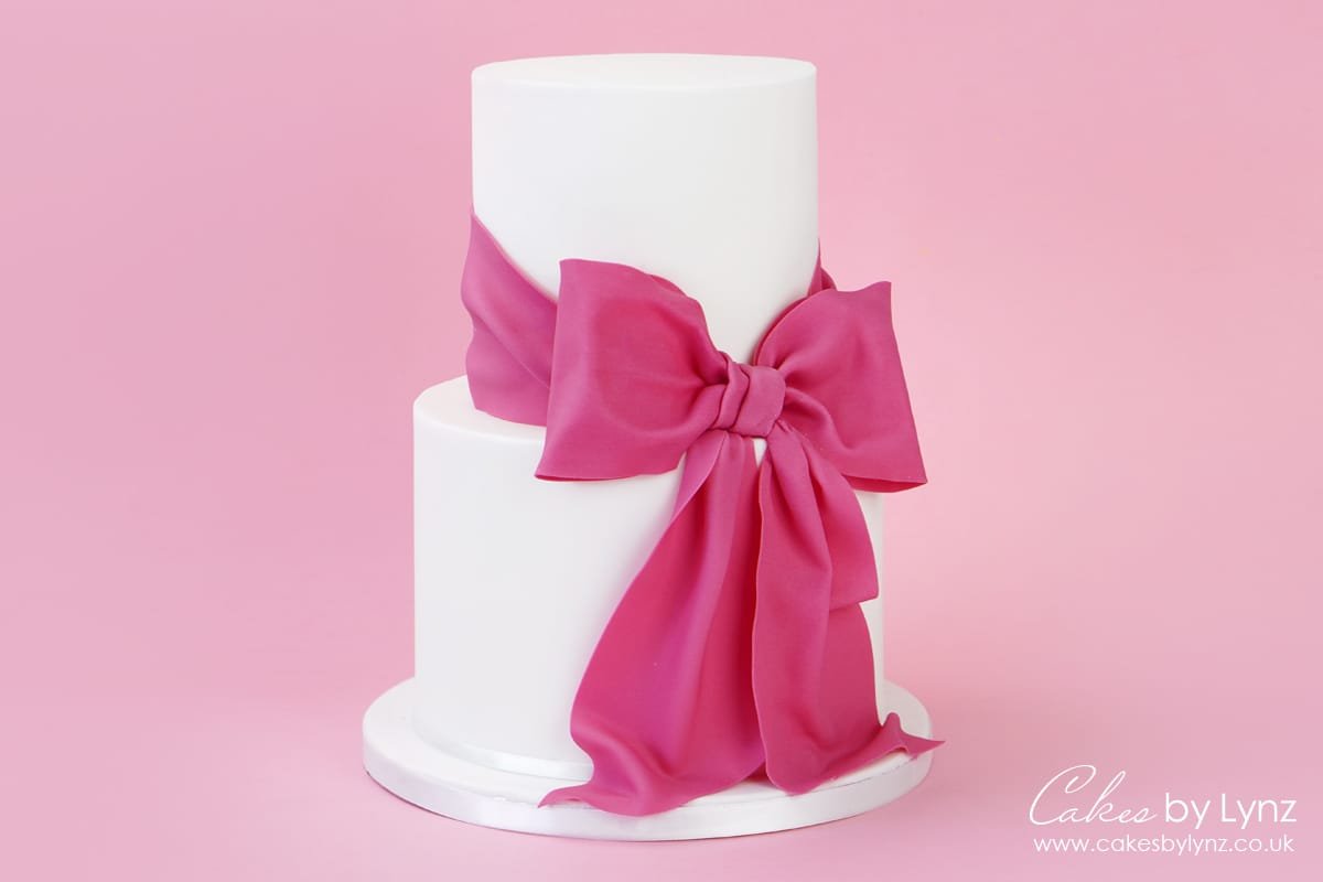 How To Create A Pretty Gumpaste Bow For Your Tiered Cakes