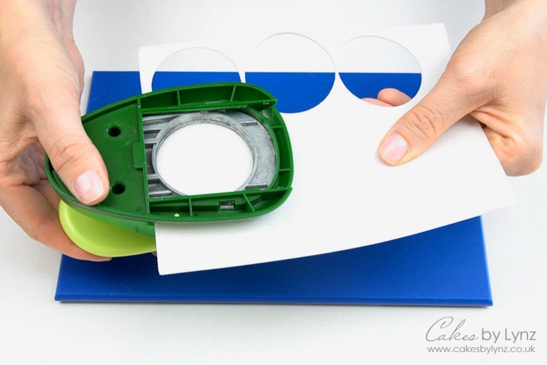 Wafer Paper Cake Decorations - cutting out discs