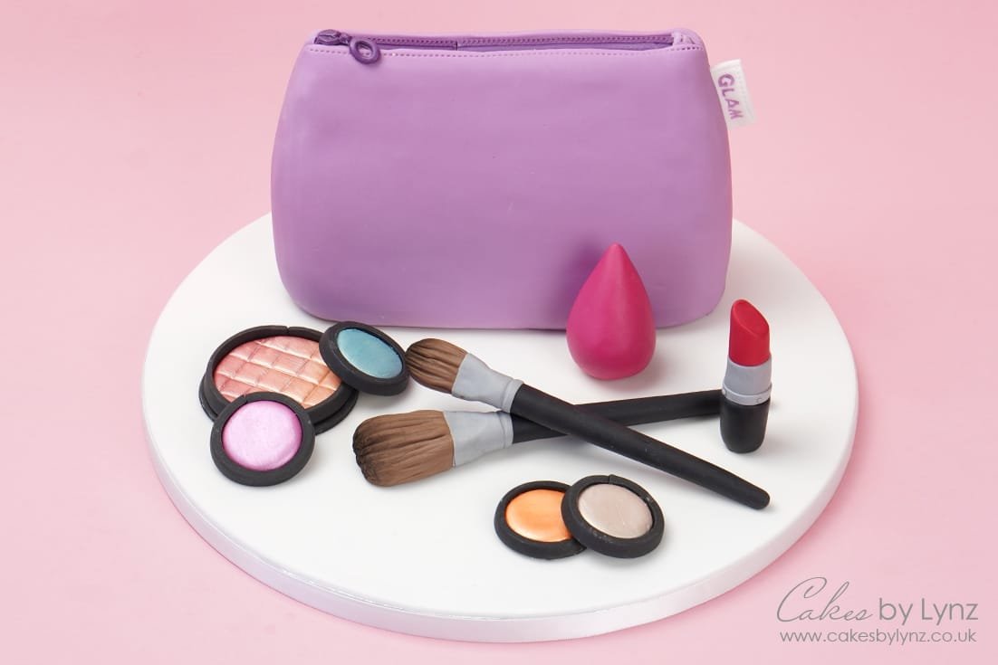 How to make a Makeup Bag Cake Tutorial