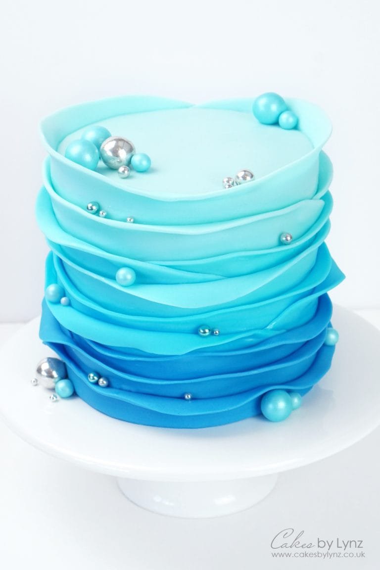 Crease Ruffles How to create Ruffle Waves Tutorial - Cakes by Lynz