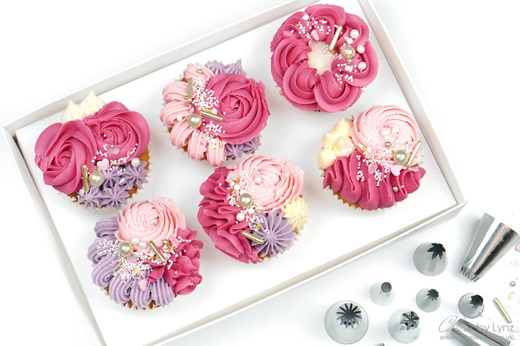 Piping a Box of Cupcakes – Piping Techniques