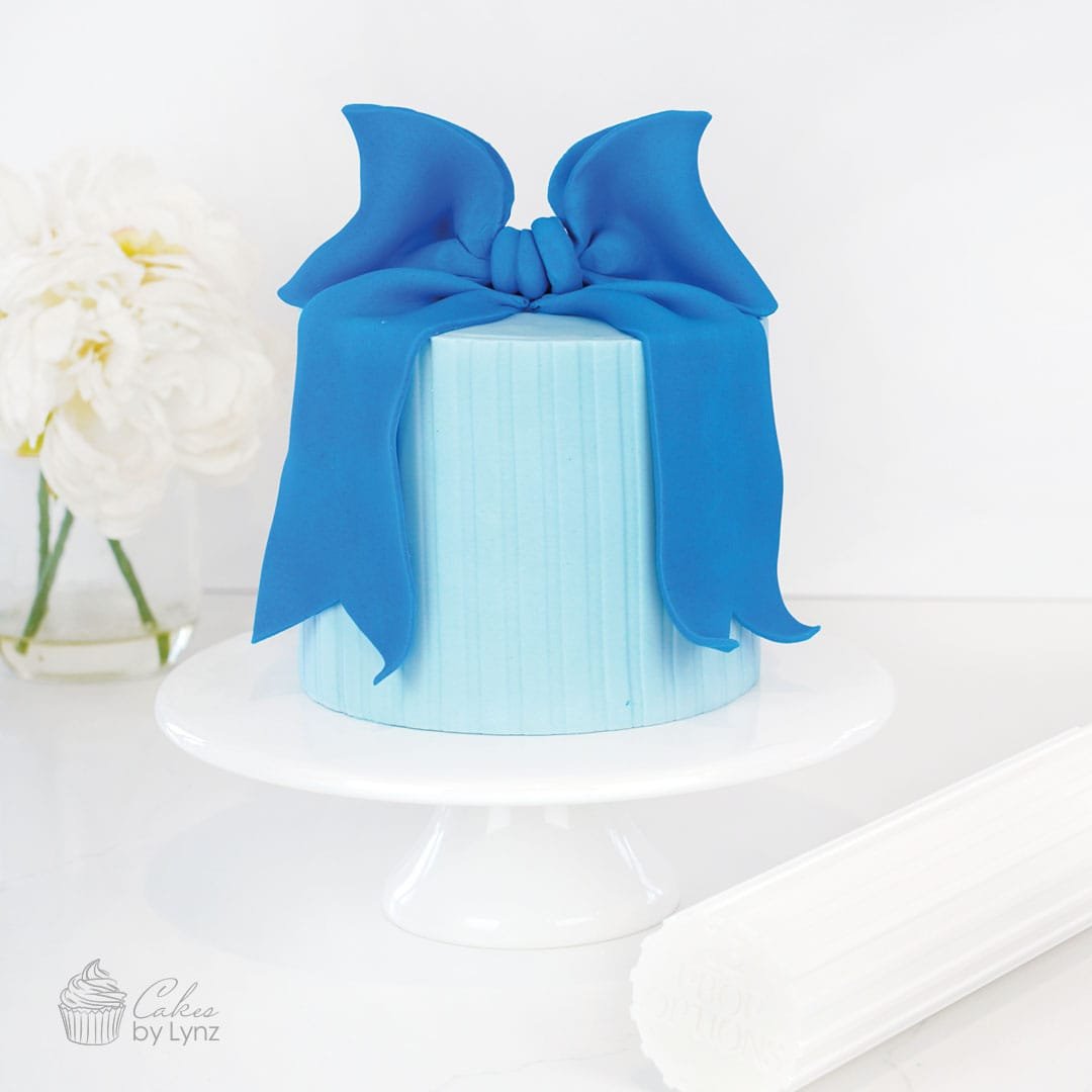 Create fondant stripes with a textured rolling pin