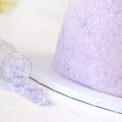 How to add edible glitter onto your cakes