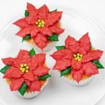 How to pipe poinsettia cupcakes